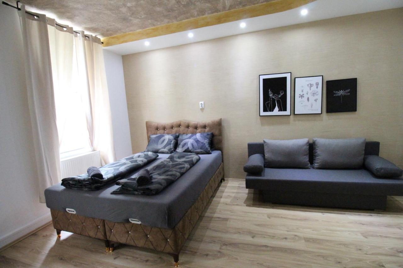 Family Quad Room Rf Vienne Extérieur photo
