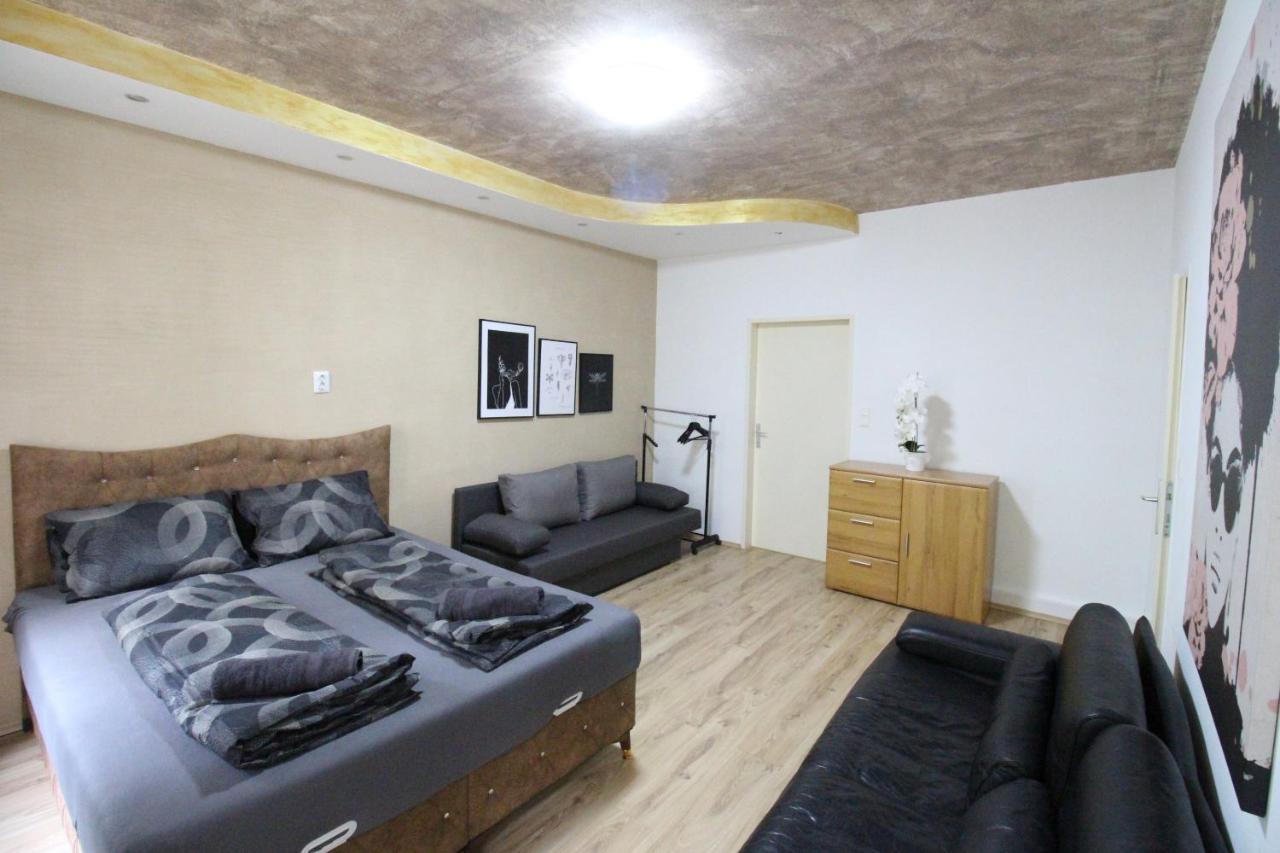 Family Quad Room Rf Vienne Extérieur photo